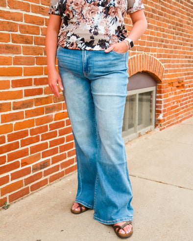 Flynn Flare Jeans